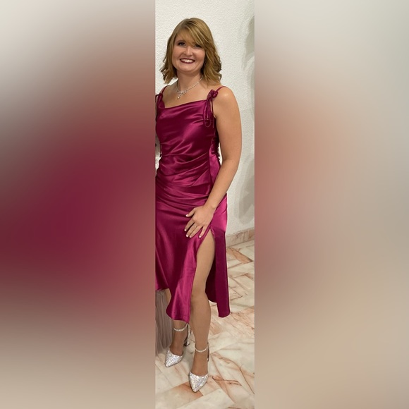 Cinderella Divine gown - Picture 2 of 10